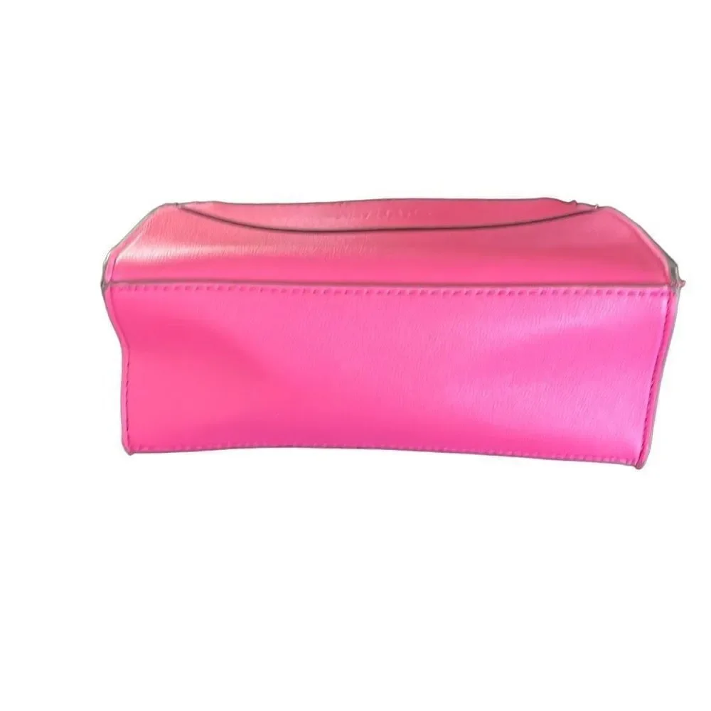 Elizabeth Arden, mini hot pink cosmetic bag